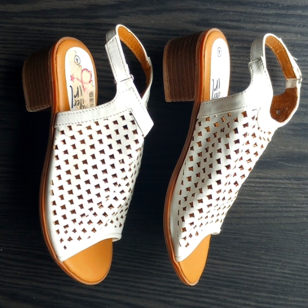 Girls sandals